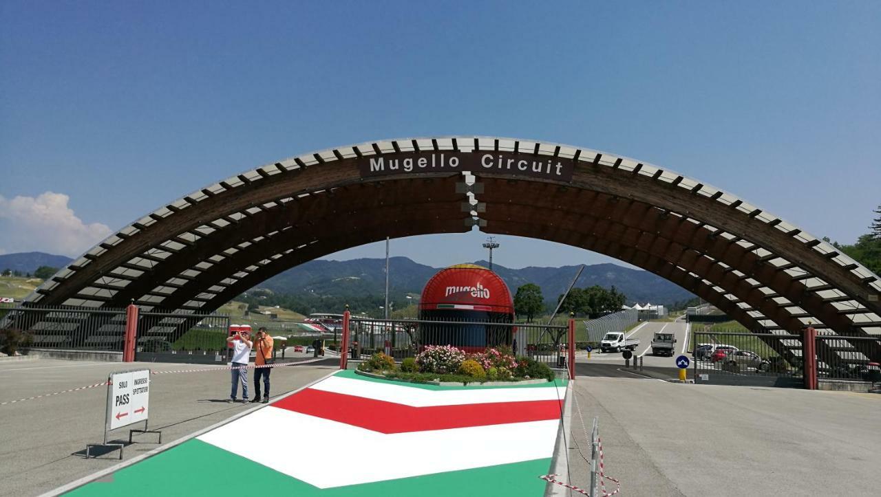 Attico A Barberino Di Mugello Apartment Exterior foto